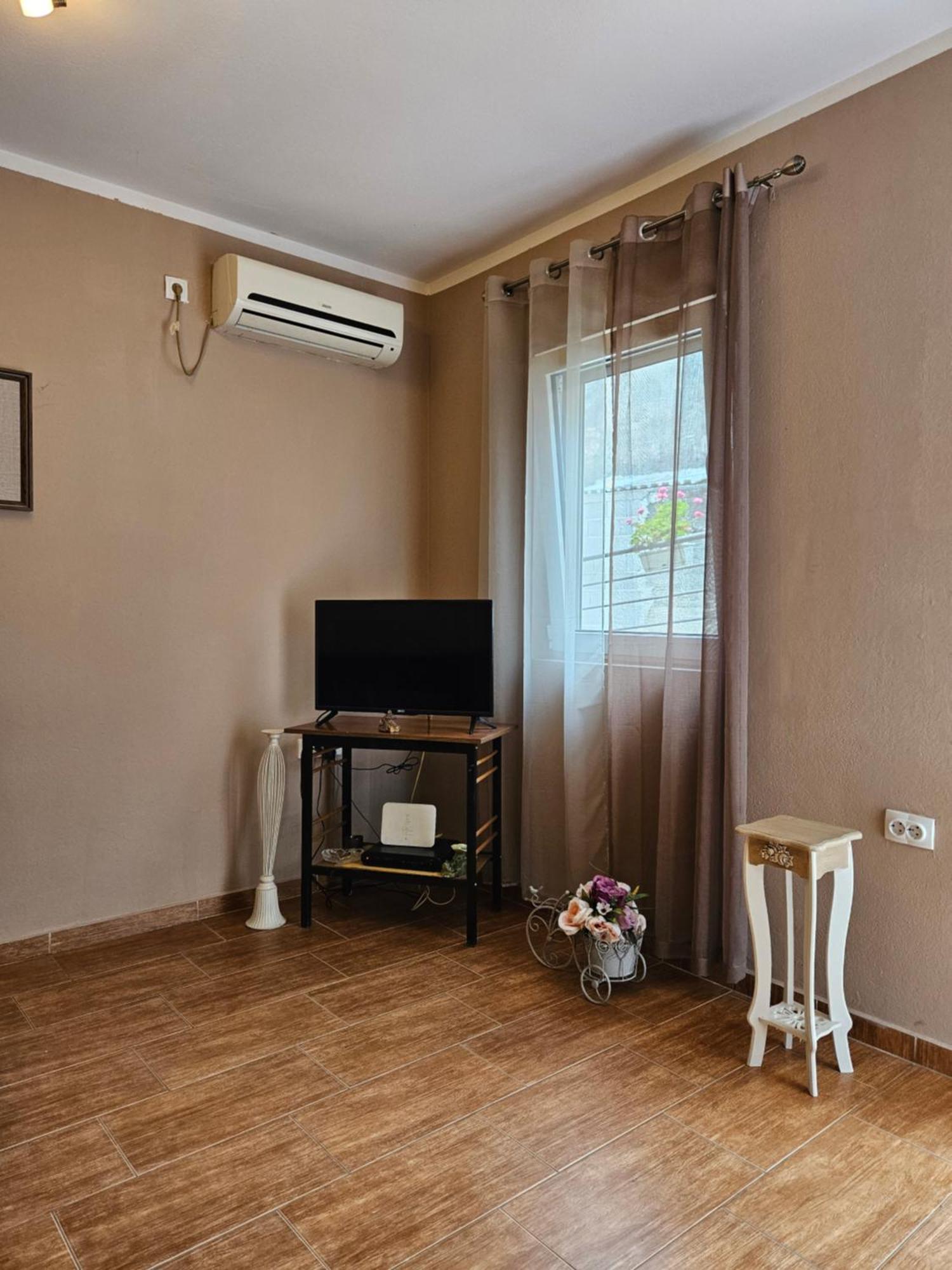 Apartment Aleksandar Kotor Exterior photo