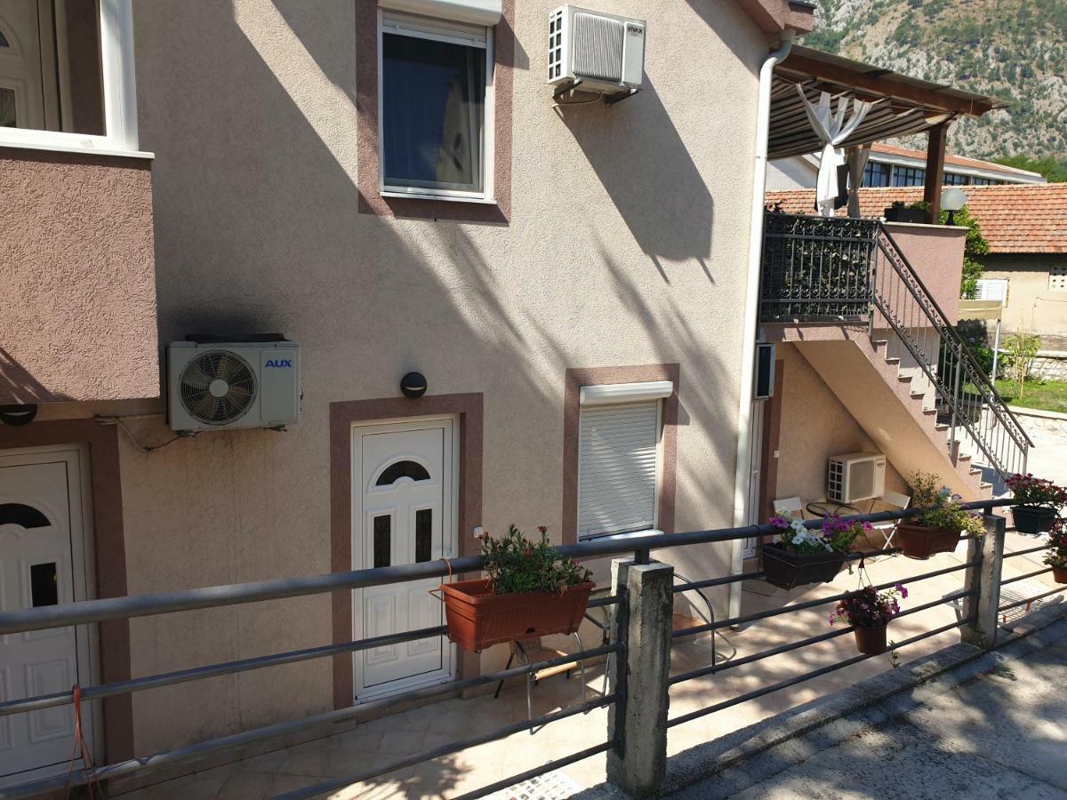 Apartment Aleksandar Kotor Exterior photo